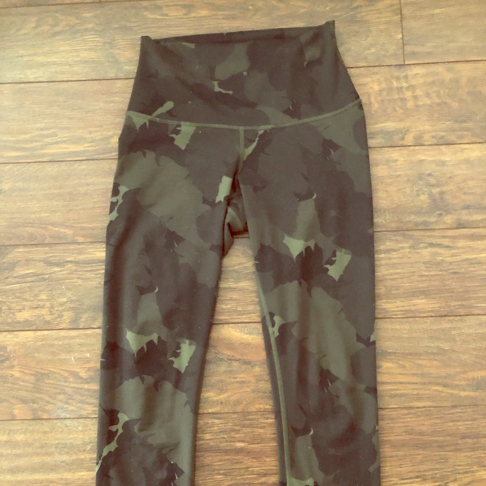 HIGH RISE WUNDER UNDER - INCOGNITO CAMO 21”
